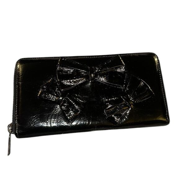 Valentino Garavani Handbags - Valentino Garavani Black bow zip wallet
